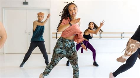 what to wear for dance class hip hop: What is the perfect outfit for a hip-hop dance class, and how does it vary based on personal style?